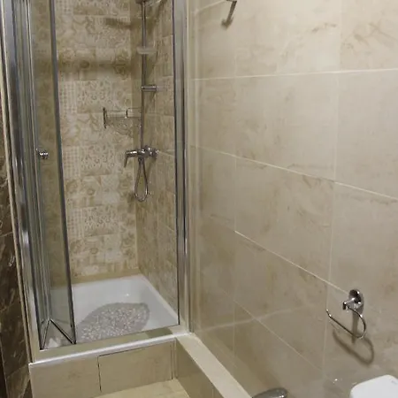Hotel Tukhlay *