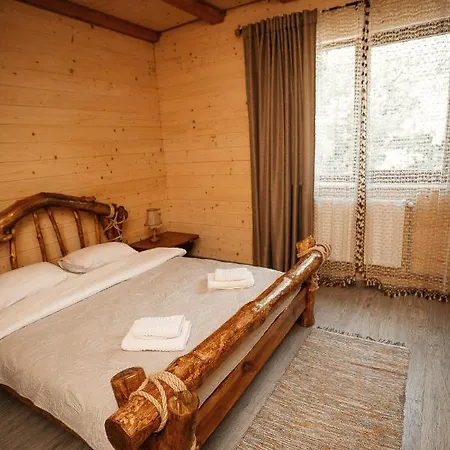Hotel Tukhlay *