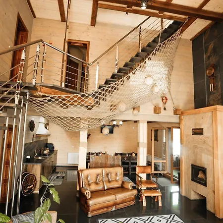 Hotel Tukhlay *